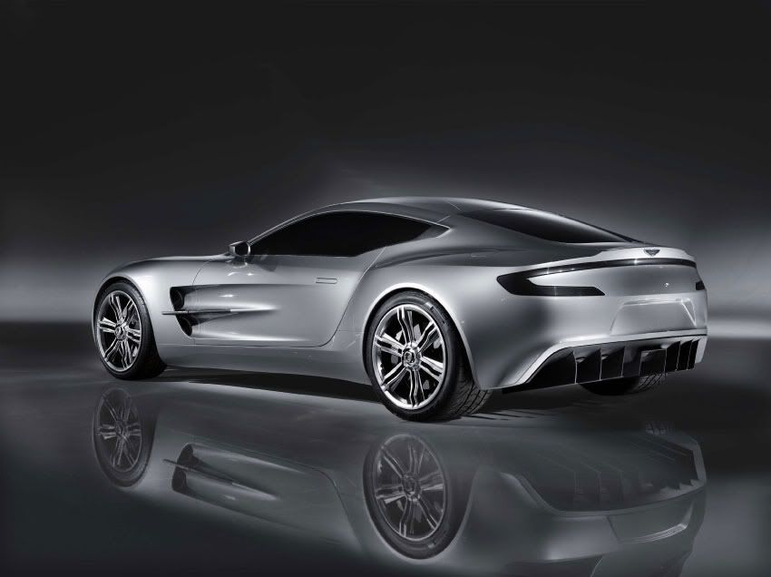 10-29-08-04-Aston-Martin-One-77rear.jpg
