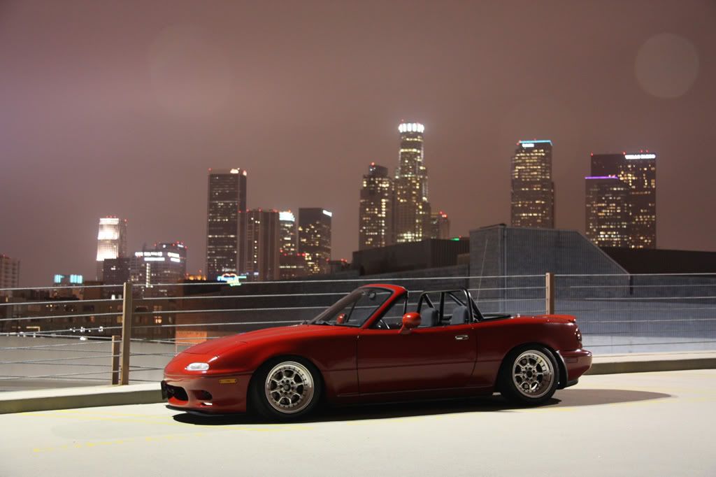 http://i629.photobucket.com/albums/uu16/jdmeverything/redmiata/IMG_1940copy.jpg?t=1268985868