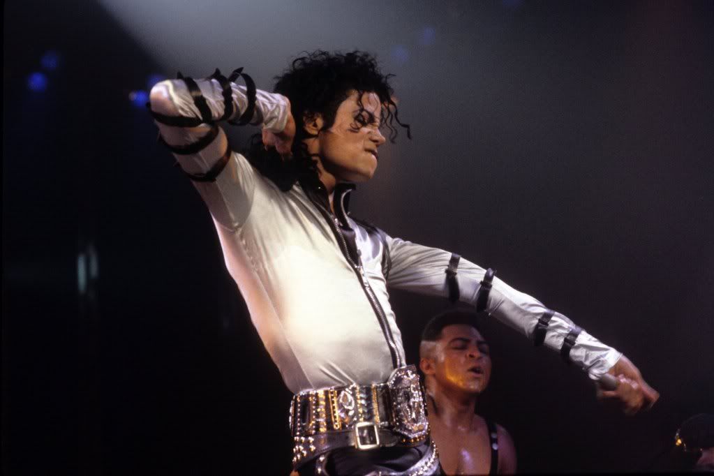 Bad-Tour-michael-jackson-12478054-2.jpg